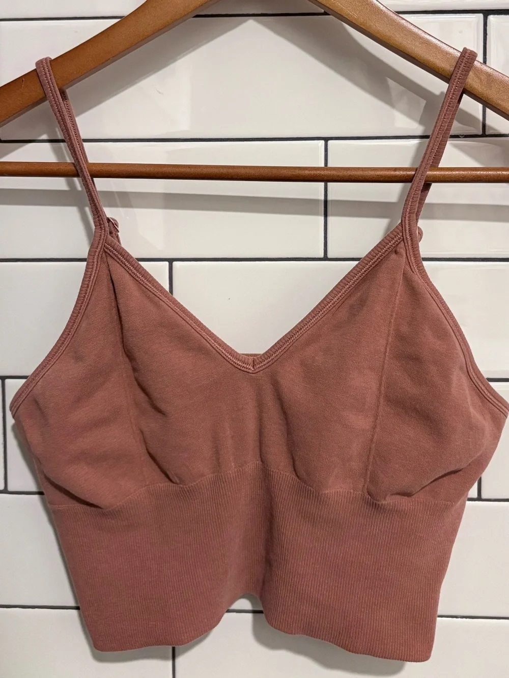 ALO Yoga V-Neck Crop Bralette - Dusty Rose